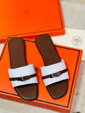 𝐇 Kelly Lock Giulia Flat Sandals
