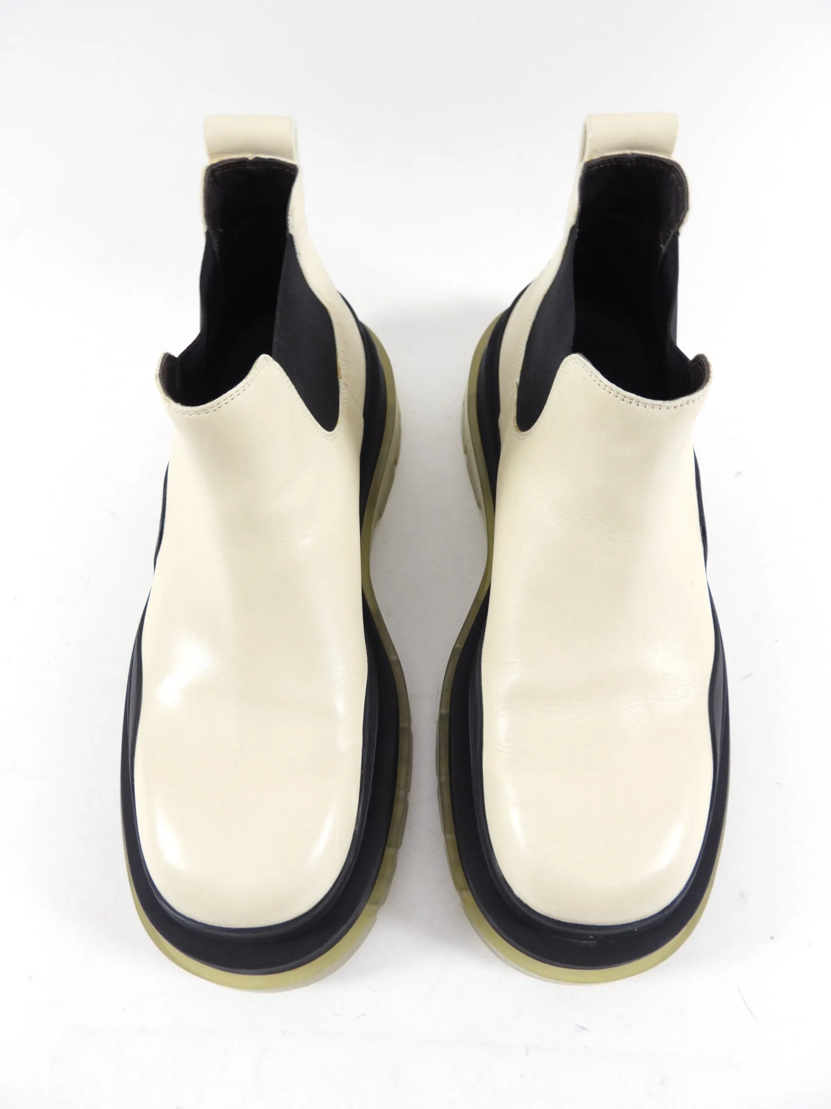 Bottega Veneta Ivory Leather Tire Ankle Boots - 39