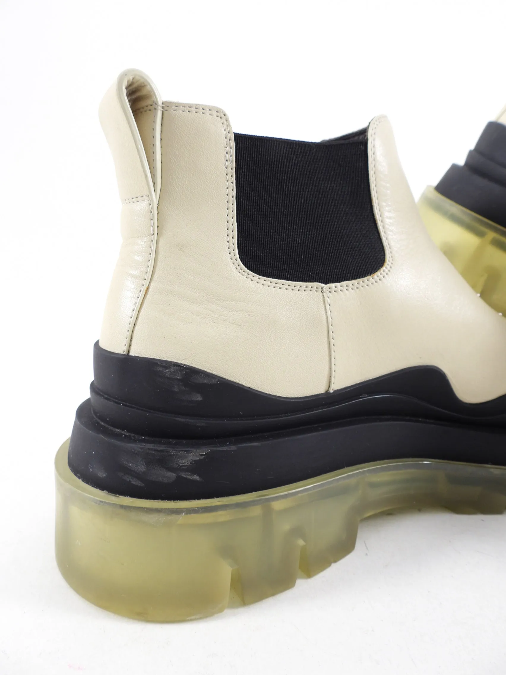 Bottega Veneta Ivory Leather Tire Ankle Boots - 39
