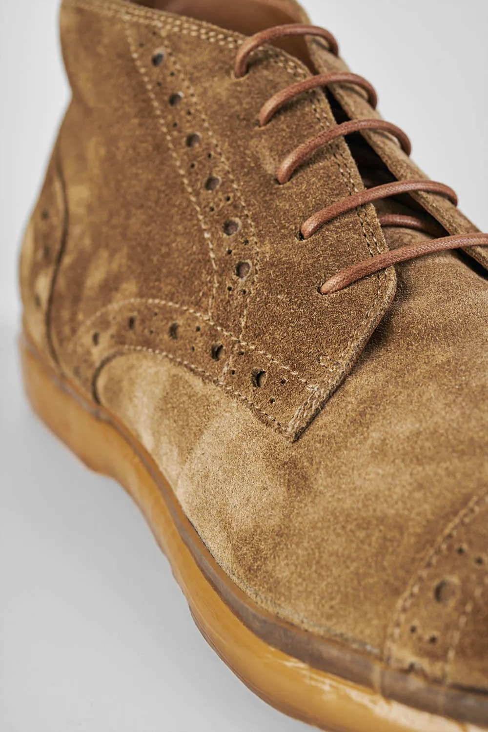 HAMPTON desert-brown suede brogue chukka boots.