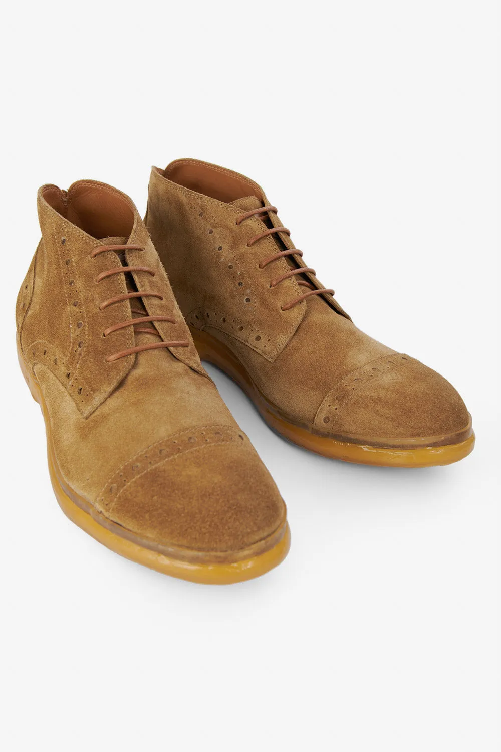 HAMPTON desert-brown suede brogue chukka boots.