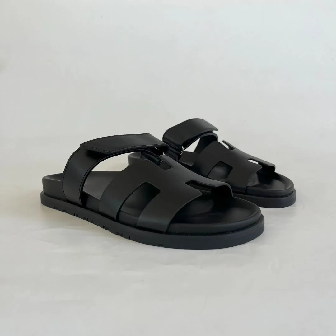 Hermès Black Chypre Sandals . 44.5