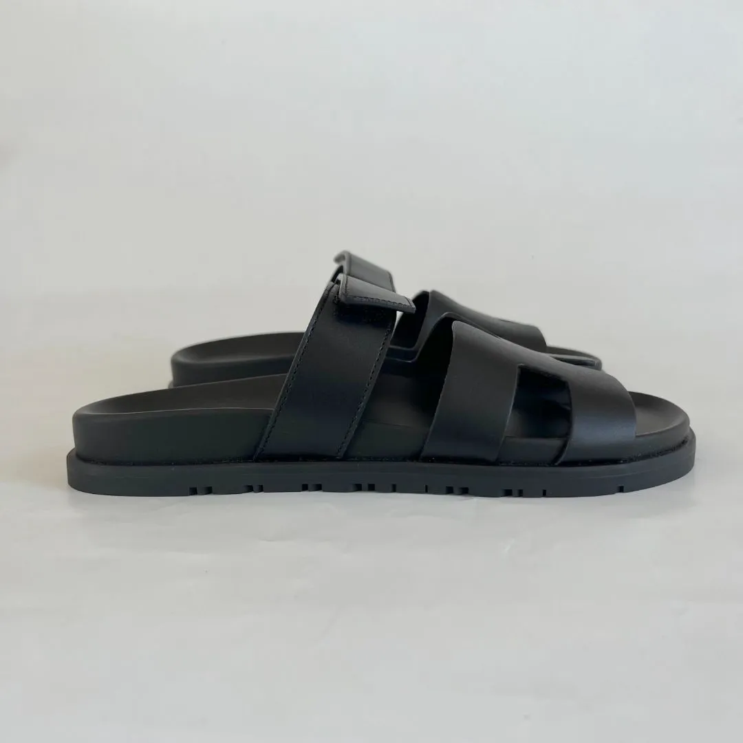 Hermès Black Chypre Sandals . 44.5