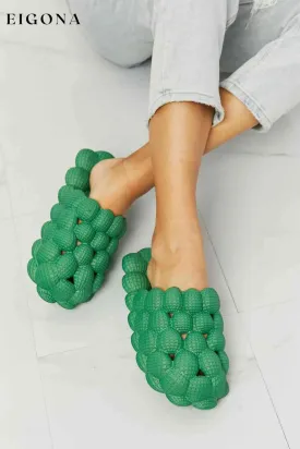 Laid Back Bubble Slides in Green
